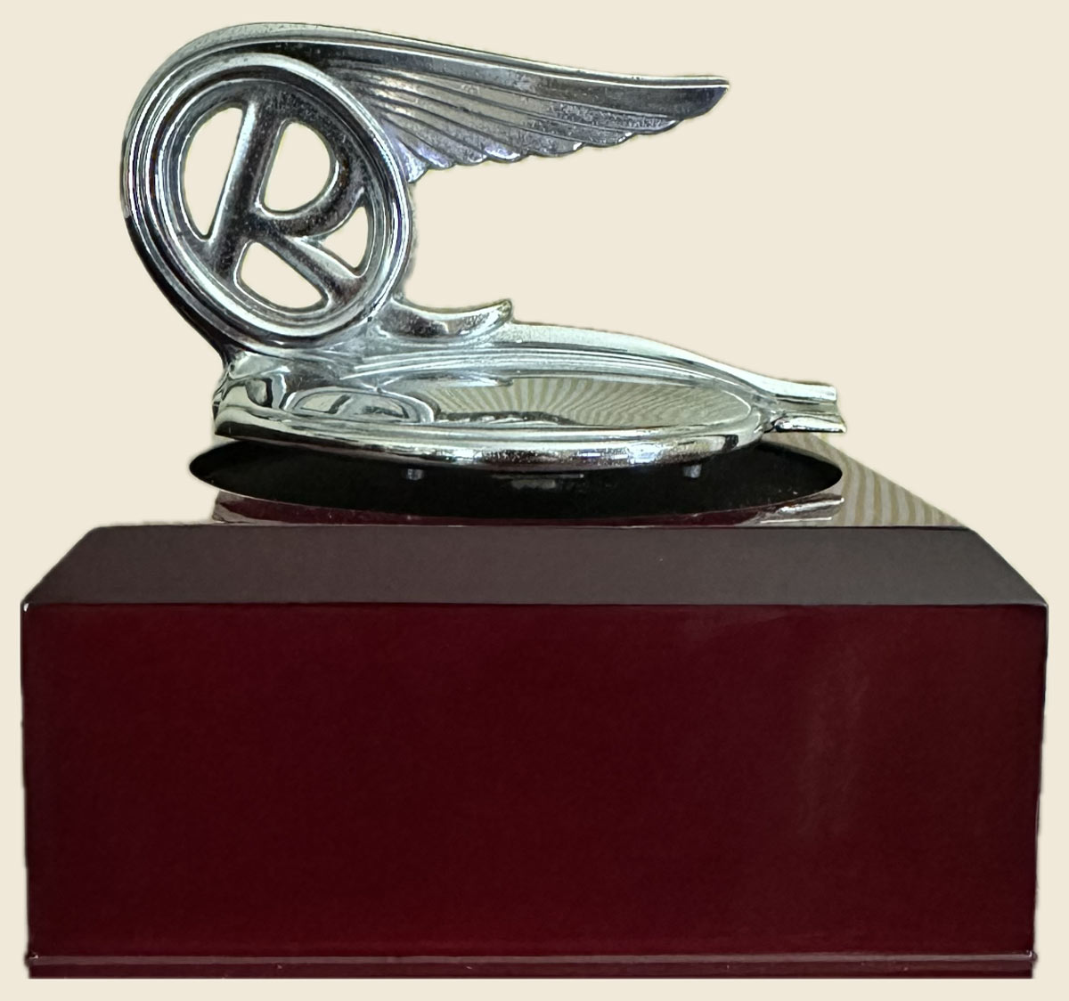 Rockne Motors Hood Ornament The Rockne Motors Hood Ornament mounted on a piece of wood